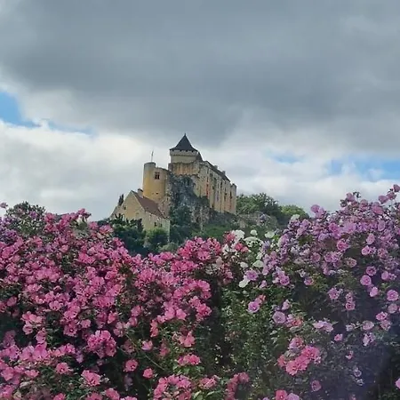 Les Roulottes Pomponnaises Feriehus Saint-Pompont