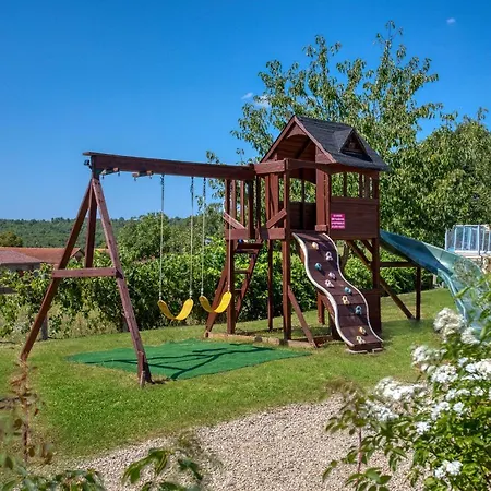 Feriehus Les Roulottes Pomponnaises Saint-Pompont