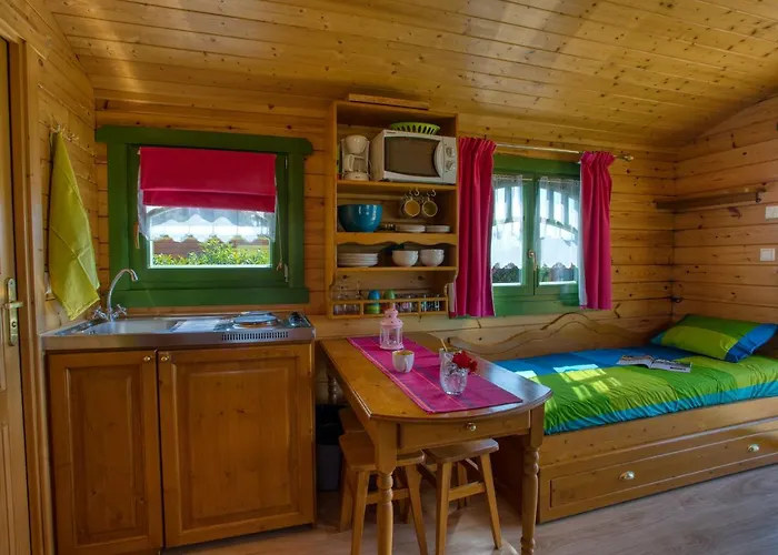 Les Roulottes Pomponnaises بيت للعطل